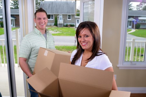 Removal truck hire for homes and businesses in Isleworth