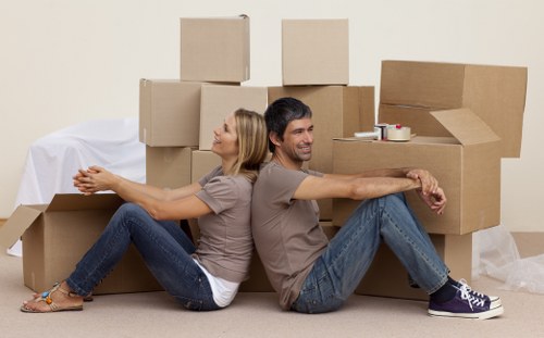 Commercial moving truck service for Isleworth businesses
